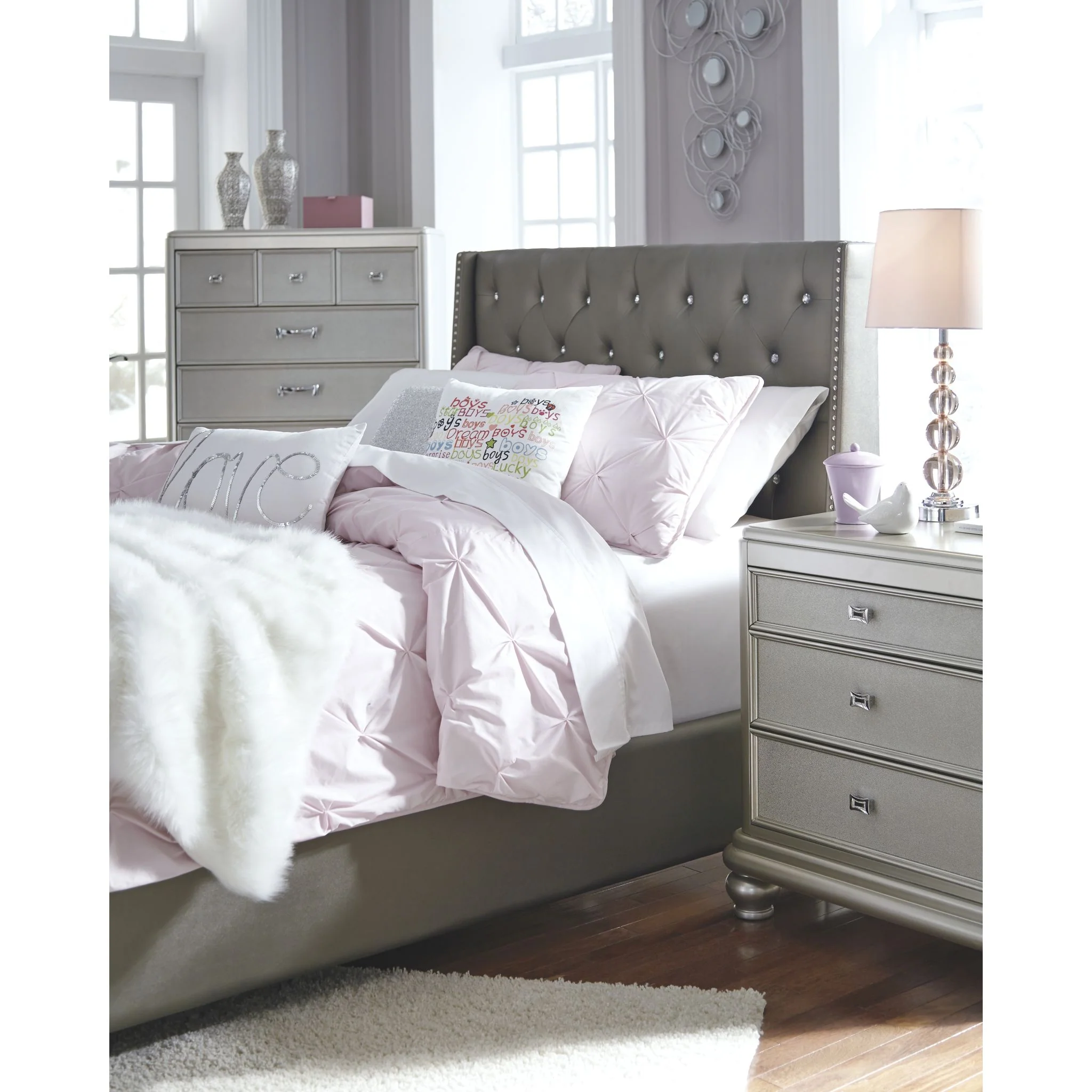 Ashley Coralayne 3 Piece Bed - Image 12