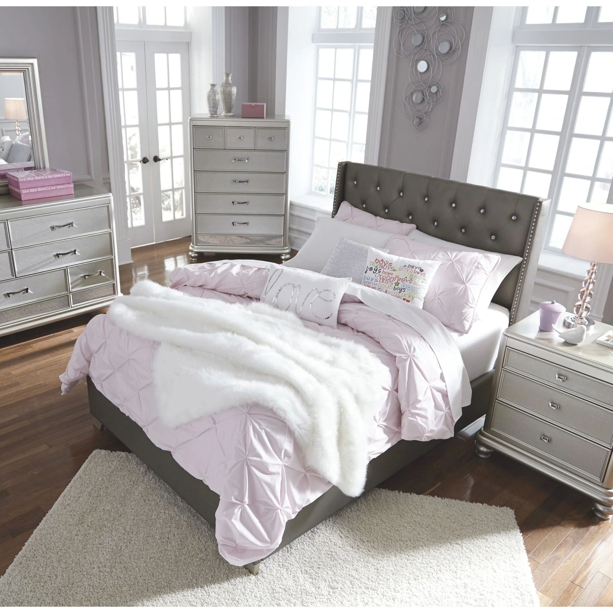 Ashley Coralayne 3 Piece Bed - Image 14