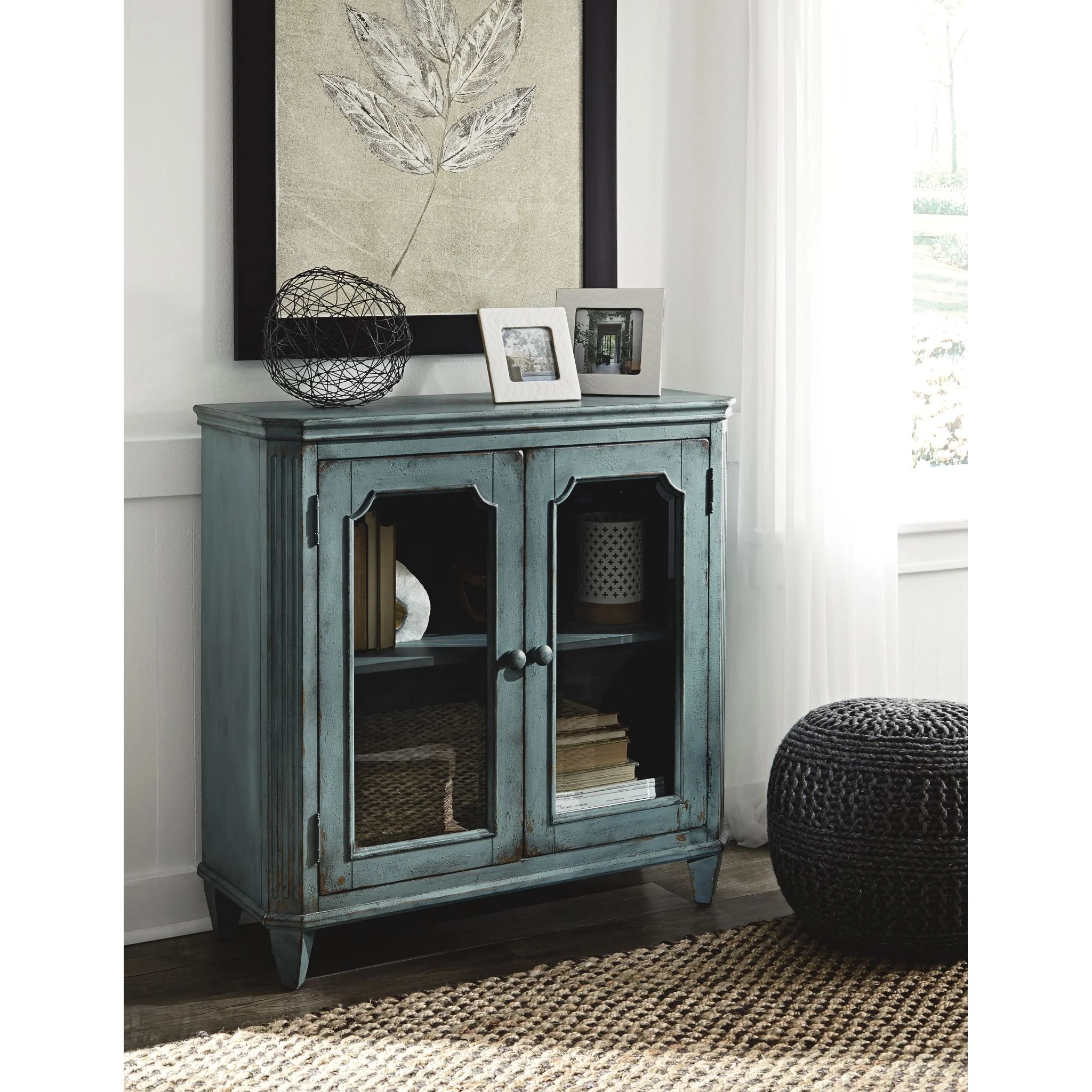 Mirimyn Antiq Small Accent Table - Teal - Image 3
